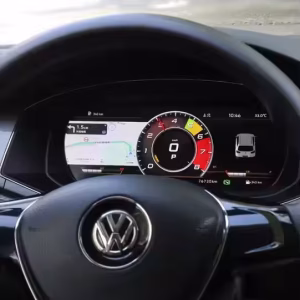 Đã lắp đặt cụm đồng hồ kỹ thuật số Volkswagen Passat 2016–2017 với màn hình LCD IPS 12,3 inch trên bảng điều khiển trong khoang lái