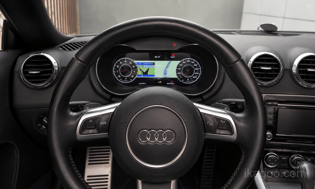 Kết quả cuối cùng sau khi lắp đặt cụm đồng hồ kỹ thuật số Audi TT 8J
